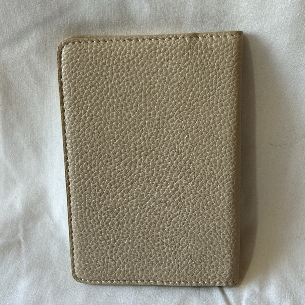 Travel in Chic Passport Holder Wallet NWT - Picture 3 of 6